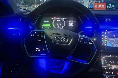 Внедорожник / Кроссовер Audi e-tron 2020 в 