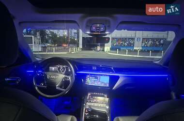Внедорожник / Кроссовер Audi e-tron 2020 в 