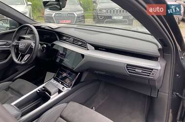 Внедорожник / Кроссовер Audi e-tron 2020 в 