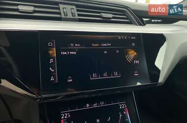 Внедорожник / Кроссовер Audi e-tron 2020 в 