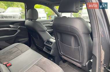 Внедорожник / Кроссовер Audi e-tron 2020 в 