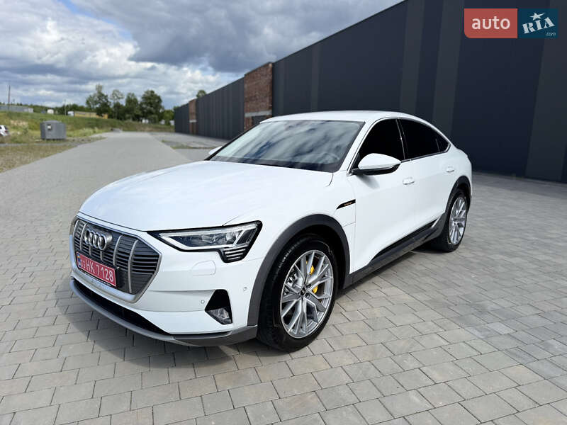Audi e-tron 2023