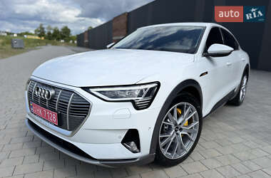 Внедорожник / Кроссовер Audi e-tron 2023 в 