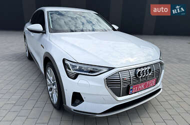 Внедорожник / Кроссовер Audi e-tron 2023 в 