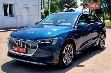 Внедорожник / Кроссовер Audi e-tron 2019 в 