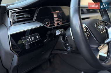 Внедорожник / Кроссовер Audi e-tron 2020 в 