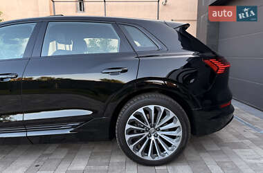 Внедорожник / Кроссовер Audi e-tron 2020 в 