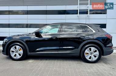 Внедорожник / Кроссовер Audi e-tron 2022 в 
