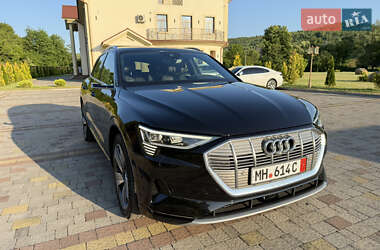 Внедорожник / Кроссовер Audi e-tron 2020 в Сваляве