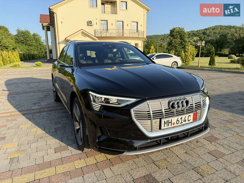 Внедорожник / Кроссовер Audi e-tron 2020 в 
