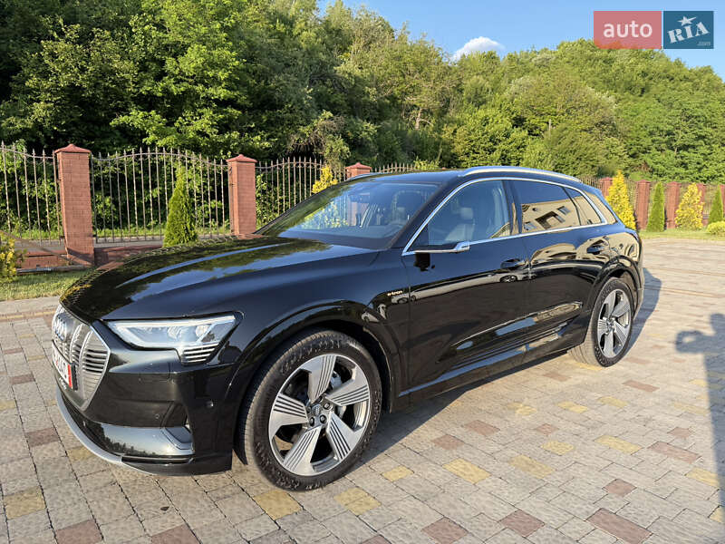 Внедорожник / Кроссовер Audi e-tron 2020 в Сваляве