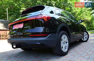 Внедорожник / Кроссовер Audi e-tron 2020 в 