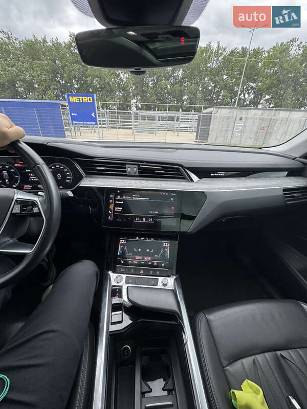 Внедорожник / Кроссовер Audi e-tron 2020 в Днепре
