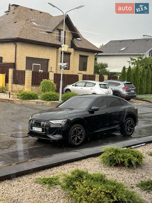 Внедорожник / Кроссовер Audi e-tron 2020 в Днепре