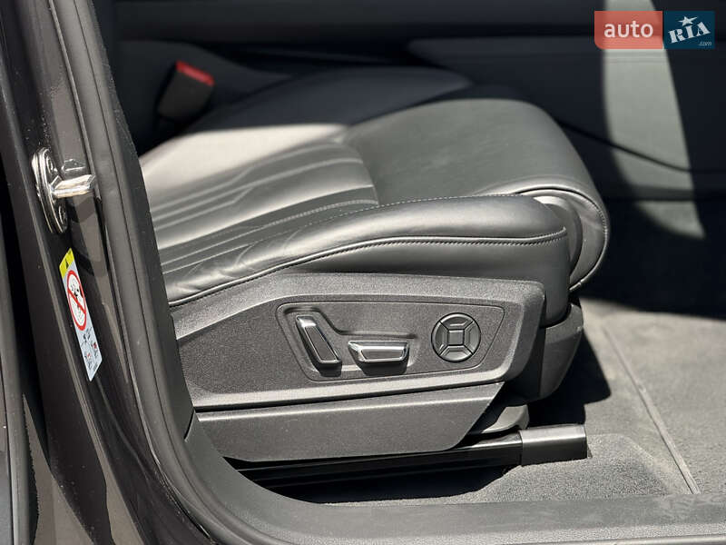 Внедорожник / Кроссовер Audi e-tron 2019 в Тернополе