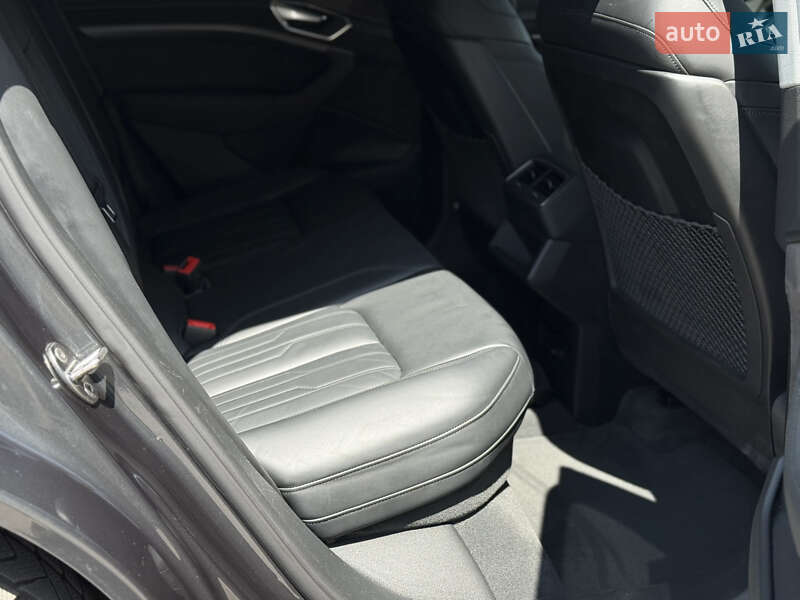 Внедорожник / Кроссовер Audi e-tron 2019 в Тернополе