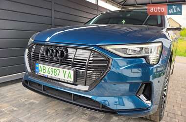 Позашляховик / Кросовер Audi e-tron 2019 в 