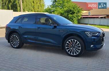Позашляховик / Кросовер Audi e-tron 2019 в 