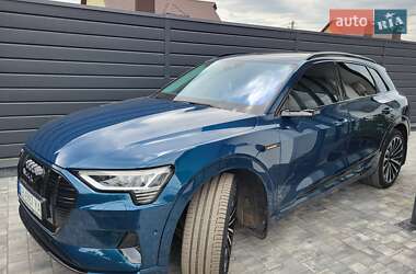 Позашляховик / Кросовер Audi e-tron 2019 в 