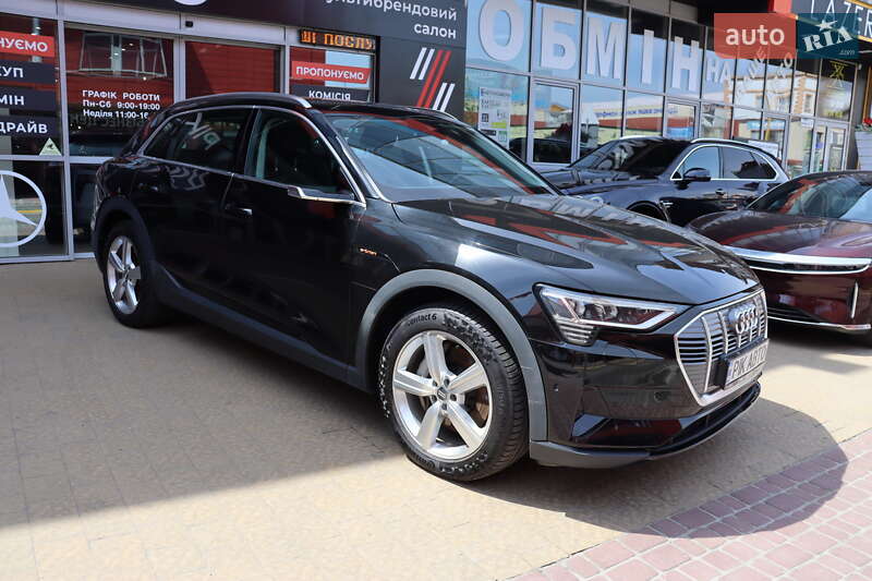 Внедорожник / Кроссовер Audi e-tron 2019 в Львове