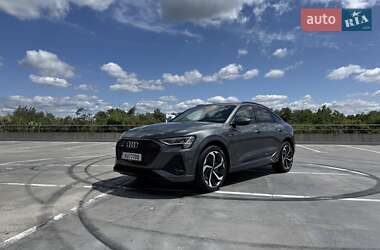 Внедорожник / Кроссовер Audi e-tron 2021 в 