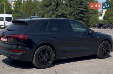 Внедорожник / Кроссовер Audi e-tron 2022 в 