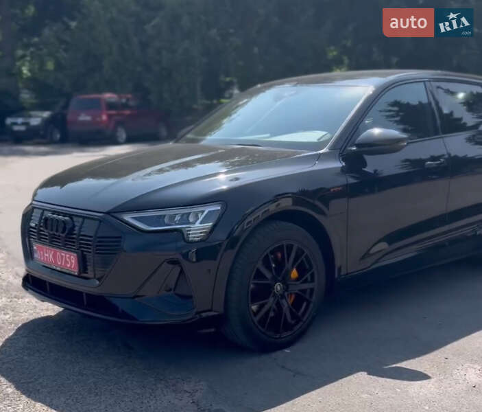 Внедорожник / Кроссовер Audi e-tron 2022 в Киеве