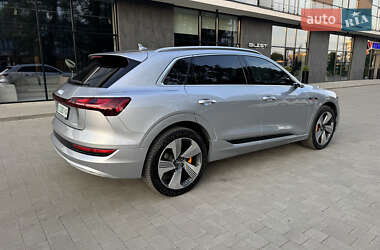 Внедорожник / Кроссовер Audi e-tron 2019 в 