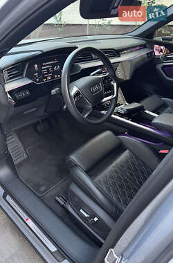 Внедорожник / Кроссовер Audi e-tron 2019 в 