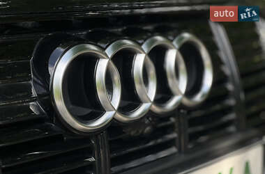 Внедорожник / Кроссовер Audi e-tron 2019 в 