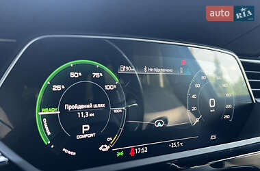 Внедорожник / Кроссовер Audi e-tron 2019 в 