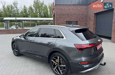 Внедорожник / Кроссовер Audi e-tron 2020 в 
