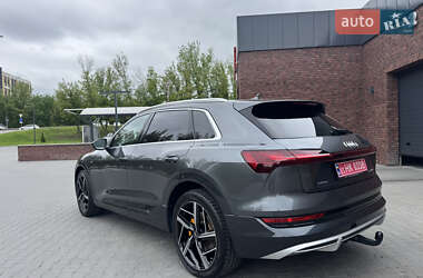 Внедорожник / Кроссовер Audi e-tron 2020 в 