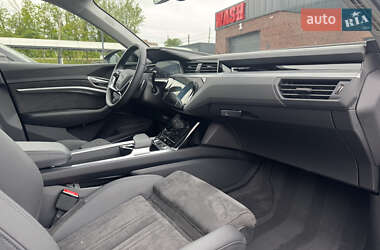 Внедорожник / Кроссовер Audi e-tron 2020 в 