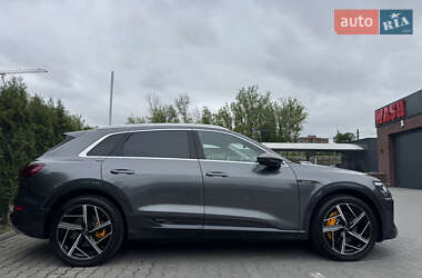 Внедорожник / Кроссовер Audi e-tron 2020 в 