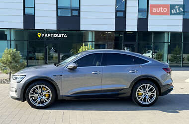 Внедорожник / Кроссовер Audi e-tron 2023 в 