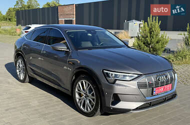 Внедорожник / Кроссовер Audi e-tron 2023 в 