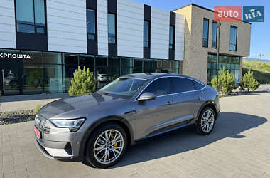 Внедорожник / Кроссовер Audi e-tron 2023 в 