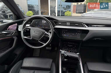 Позашляховик / Кросовер Audi e-tron 2020 в 