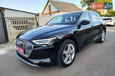 Внедорожник / Кроссовер Audi e-tron 2019 в 