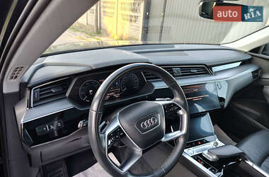 Внедорожник / Кроссовер Audi e-tron 2019 в 