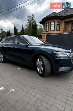 Позашляховик / Кросовер Audi e-tron 2021 в Києві