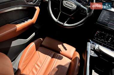 Внедорожник / Кроссовер Audi e-tron 2020 в 