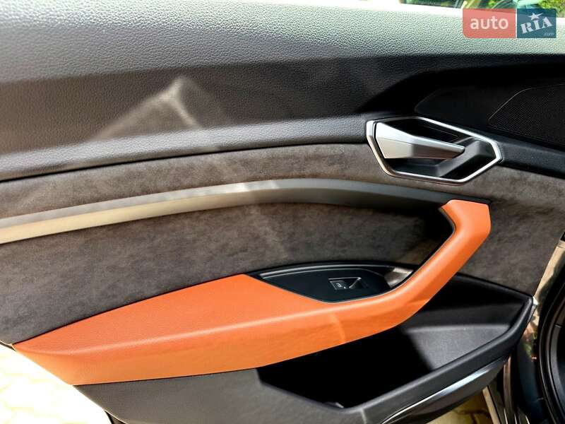 Внедорожник / Кроссовер Audi e-tron 2020 в Хмельницком