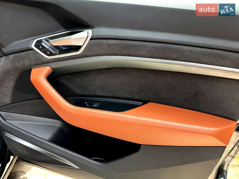 Внедорожник / Кроссовер Audi e-tron 2020 в Хмельницком
