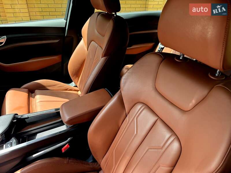 Внедорожник / Кроссовер Audi e-tron 2020 в Хмельницком