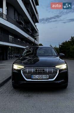 Внедорожник / Кроссовер Audi e-tron 2020 в 