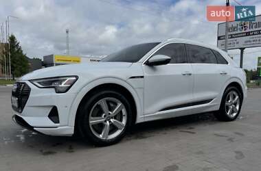 Позашляховик / Кросовер Audi e-tron 2019 в 