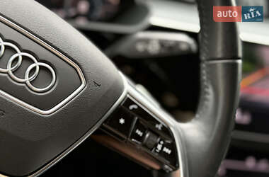 Внедорожник / Кроссовер Audi e-tron 2019 в 