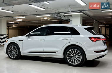 Внедорожник / Кроссовер Audi e-tron 2019 в 